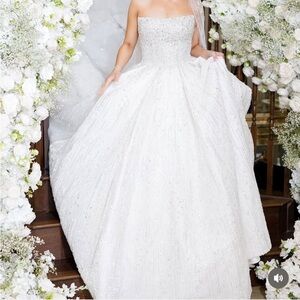 Elegant White Strapless Wedding Dress